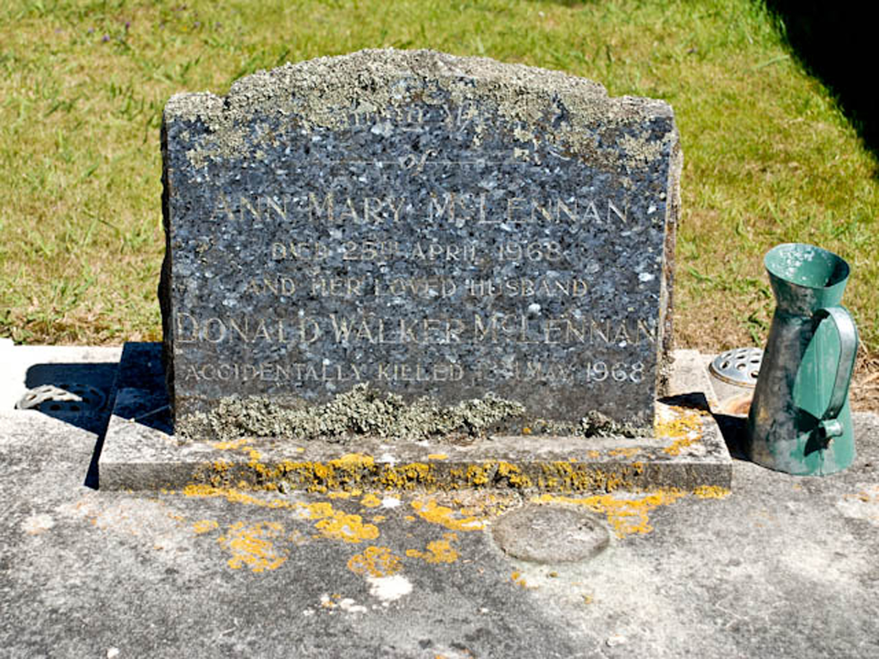 Photo of headstones/Donald Walker McLennan died 1968 hdstn Levin